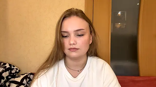 WillowSturiaIe online show from 10.15.25