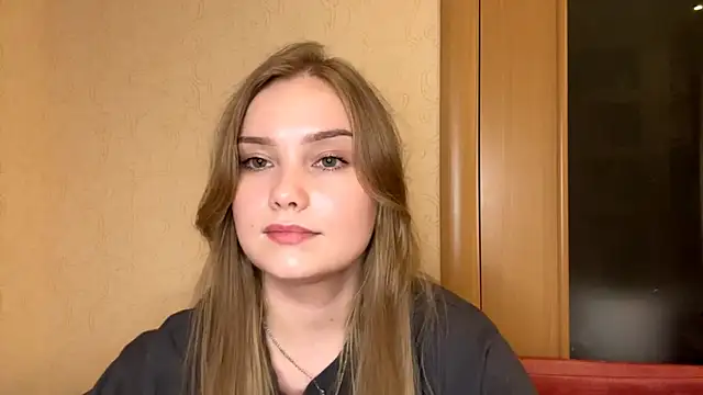 WillowSturiaIe online show from 10.19.25