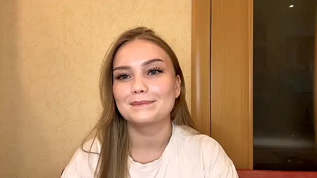 WillowSturiaIe online show from 10.22.25