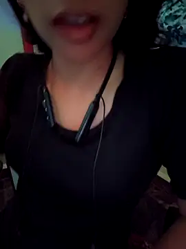 Snapshot of Royal_Shona chatting on 11.07.25 Royal Shona online show from 11.07.25