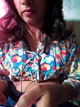 Snapshot of Royal_Shona chatting on 11.23.25 Royal Shona online show from 11.23.25