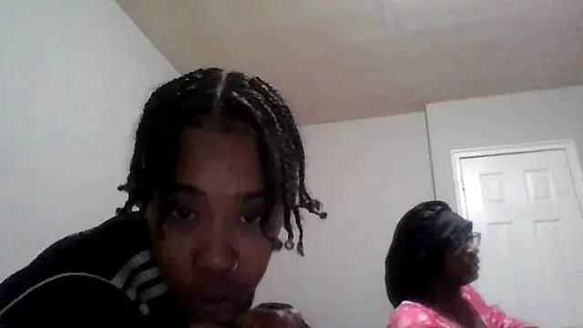 Snapshot of dezzidavill chatting on 02.16.26 dezzidavill online show from 02.16.26