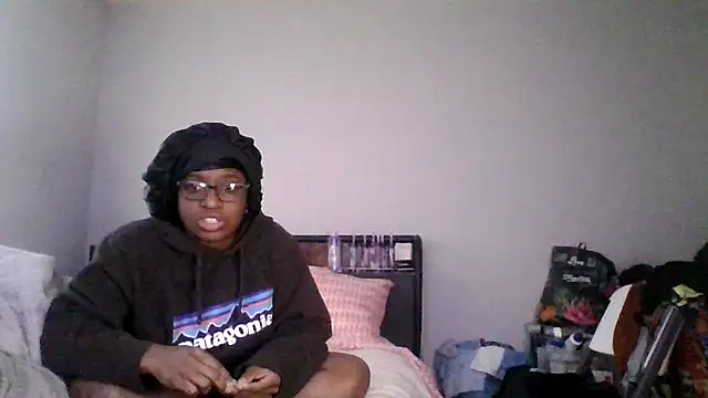 Snapshot of dezzidavill chatting on 02.22.26 dezzidavill online show from 02.22.26