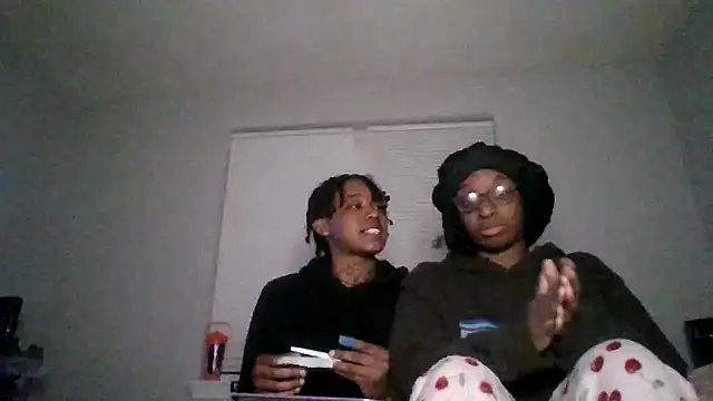 Snapshot of dezzidavill chatting on 02.23.26 dezzidavill online show from 02.23.26