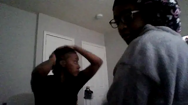 Snapshot of dezzidavill chatting on 03.03.26 dezzidavill online show from 03.03.26