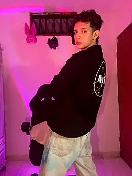 tylernova online show from 10.26.25