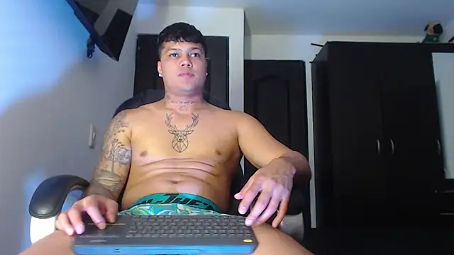 Boyhot 00 online show from 10.14.25