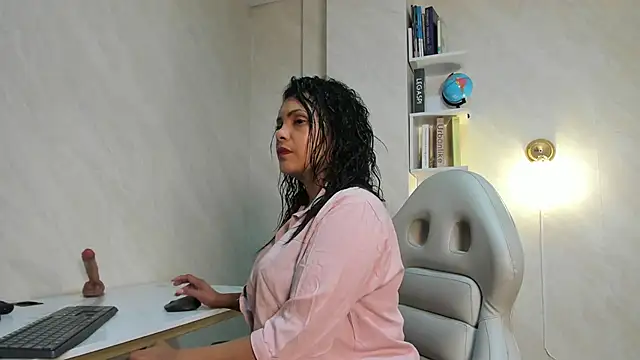 Snapshot of Barbbara_sweett chatting on 11.04.25 Barbbara sweett online show from 11.04.25