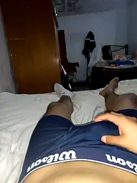 Snapshot of Latinokev chatting on 11.18.25 Latinokev online show from 11.18.25