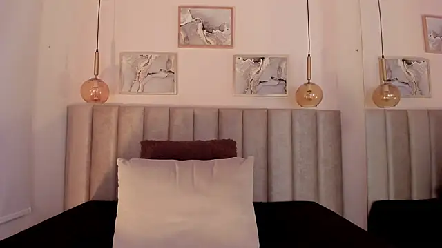 Snapshot of tamara_kisses chatting on 05.30.26 tamara kisses online show from 05.30.26