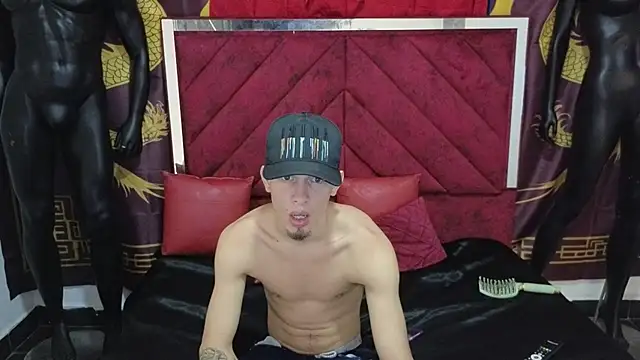 Snapshot of Pride_couple chatting on 11.02.25 Pride couple online show from 11.02.25