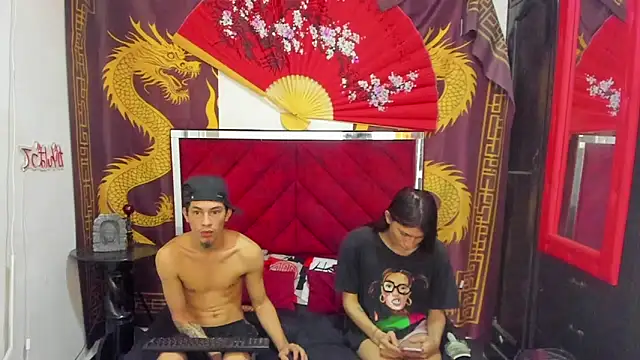 Snapshot of Pride_couple chatting on 12.19.25 Pride couple online show from 12.19.25