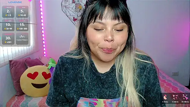 EllieMoonX online show from 05.02.26
