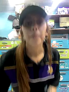 Snapshot of Lucy_699 chatting on 11.02.25 Lucy 699 online show from 11.02.25