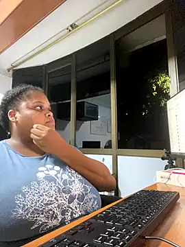 Snapshot of gabrielabrunette69 chatting on 10.30.25 gabrielabrunette69 online show from 10.30.25