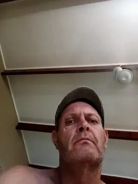 Snapshot of LyrateMarathon chatting on 10.17.25 LyrateMarathon online show from 10.17.25