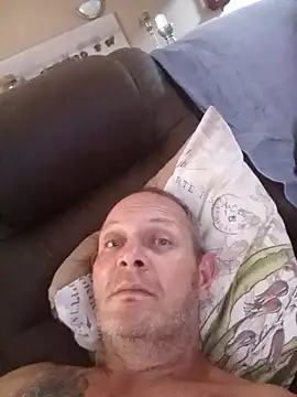 Snapshot of LyrateMarathon chatting on 10.19.25 LyrateMarathon online show from 10.19.25