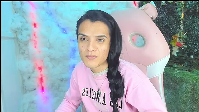 Snapshot of ZAMMIRA chatting on 02.10.26 ZAMMIRA online show from 02.10.26