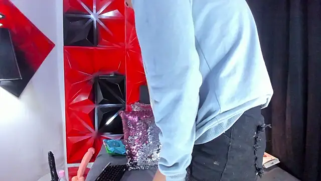 Snapshot of ZAMMIRA chatting on 02.14.26 ZAMMIRA online show from 02.14.26