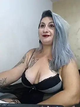 Snapshot of LilithGreenn chatting on 10.20.25 LilithGreenn online show from 10.20.25