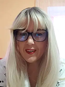 Snapshot of Amelialove42 chatting on 11.12.25 Amelialove42 online show from 11.12.25