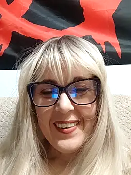 Snapshot of Amelialove42 chatting on 11.30.25 Amelialove42 online show from 11.30.25