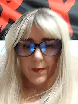 Snapshot of Amelialove42 chatting on 12.20.25 Amelialove42 online show from 12.20.25