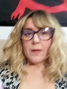 Snapshot of Amelialove42 chatting on 02.05.26 Amelialove42 online show from 02.05.26