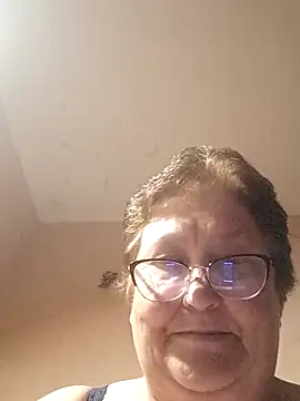 Snapshot of Katherine735 chatting on 05.17.26 Katherine735 online show from 05.17.26