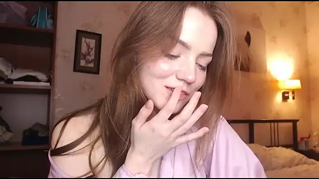 Snapshot of Olivia_Mensy chatting on 10.22.25 Olivia Mensy online show from 10.22.25