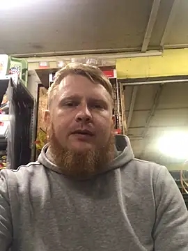 Snapshot of bodywork30 chatting on 10.25.25 bodywork30 online show from 10.25.25