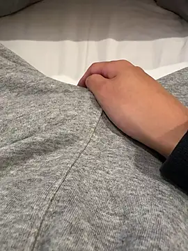 Snapshot of haruki_18old chatting on 10.30.25 haruki 18old online show from 10.30.25