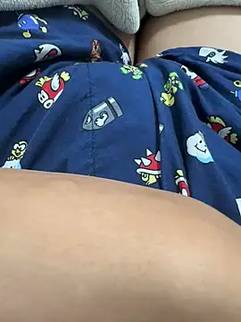 Snapshot of haruki_18old chatting on 11.17.25 haruki 18old online show from 11.17.25