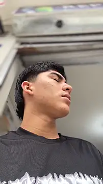 Snapshot of HarmonicOdour chatting on 10.29.25 HarmonicOdour online show from 10.29.25