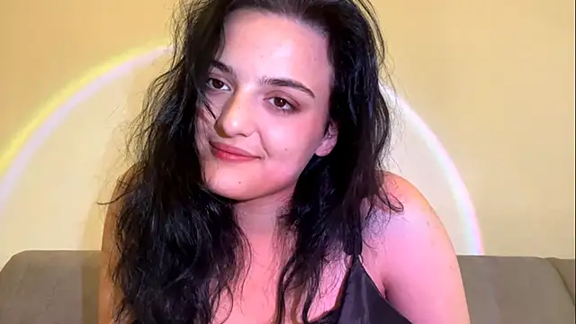 Snapshot of Babis_girlsss chatting on 10.15.25 Babis girlsss online show from 10.15.25