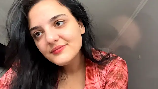 Snapshot of Babis_girlsss chatting on 11.11.25 Babis girlsss online show from 11.11.25