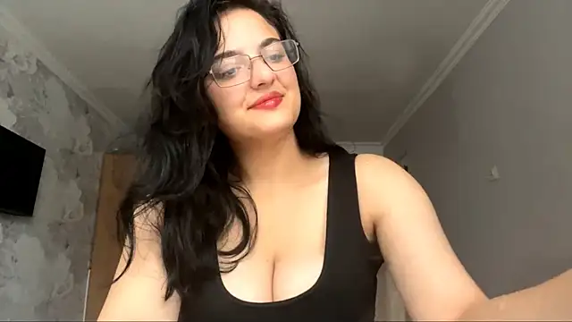 Snapshot of Babis_girlsss chatting on 11.15.25 Babis girlsss online show from 11.15.25