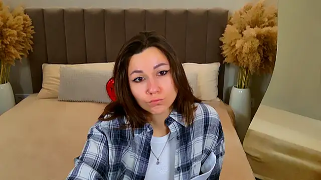 Snapshot of EdenSolis chatting on 03.13.26 EdenSolis online show from 03.13.26