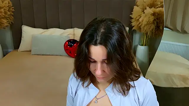 Snapshot of EdenSolis chatting on 03.23.26 EdenSolis online show from 03.23.26