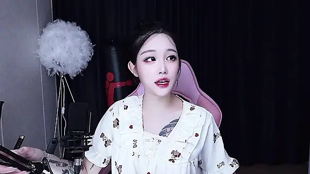 Snapshot of MISA_02 chatting on 10.20.25 MISA 02 online show from 10.20.25