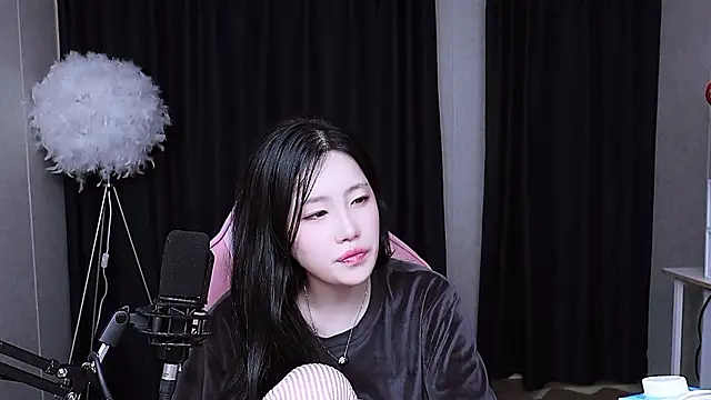 Snapshot of MISA_02 chatting on 11.03.25 MISA 02 online show from 11.03.25