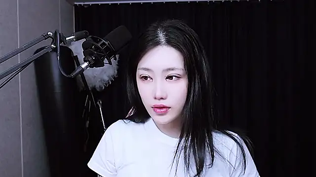 Snapshot of MISA_02 chatting on 11.14.25 MISA 02 online show from 11.14.25