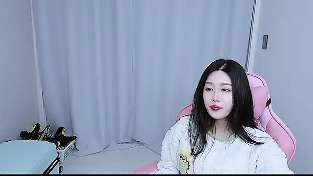 Snapshot of MISA_02 chatting on 12.18.25 MISA 02 online show from 12.18.25