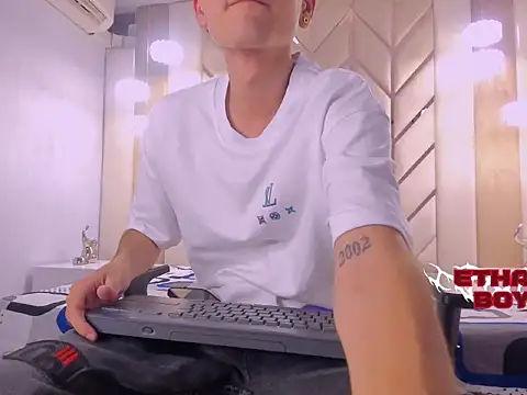 Ethan Boy  online show from 02.02.26