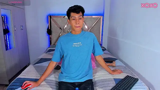 Snapshot of Jacovo2002 chatting on 10.12.25 Jacovo2002 online show from 10.12.25