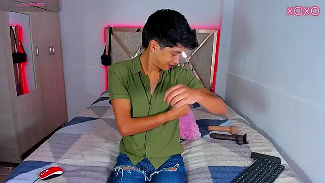 Snapshot of Jacovo2002 chatting on 10.16.25 Jacovo2002 online show from 10.16.25