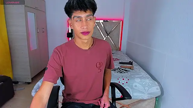 Snapshot of Jacovo2002 chatting on 10.20.25 Jacovo2002 online show from 10.20.25