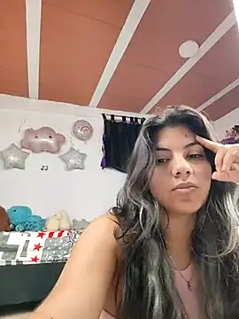 Snapshot of harper_ks chatting on 12.04.25 harper ks online show from 12.04.25