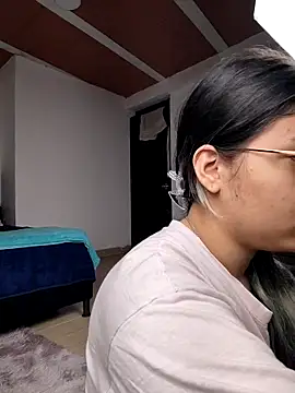 Snapshot of harper_ks chatting on 12.17.25 harper ks online show from 12.17.25