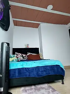 Snapshot of harper_ks chatting on 12.18.25 harper ks online show from 12.18.25